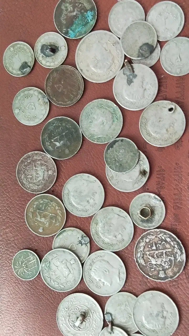 تعدادی سکه واسکناس|کلکسیون سکه، تمبر، اسکناس|خمینی‌شهر, |دیوار