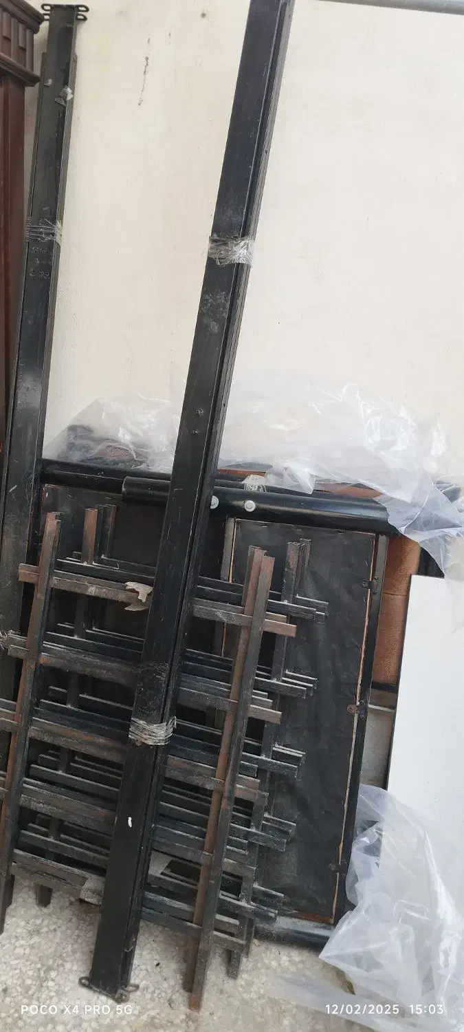 فروش ۲عدد تخت خواب فلزی سالم|تخت و سرویس خواب|بندرعباس, |دیوار