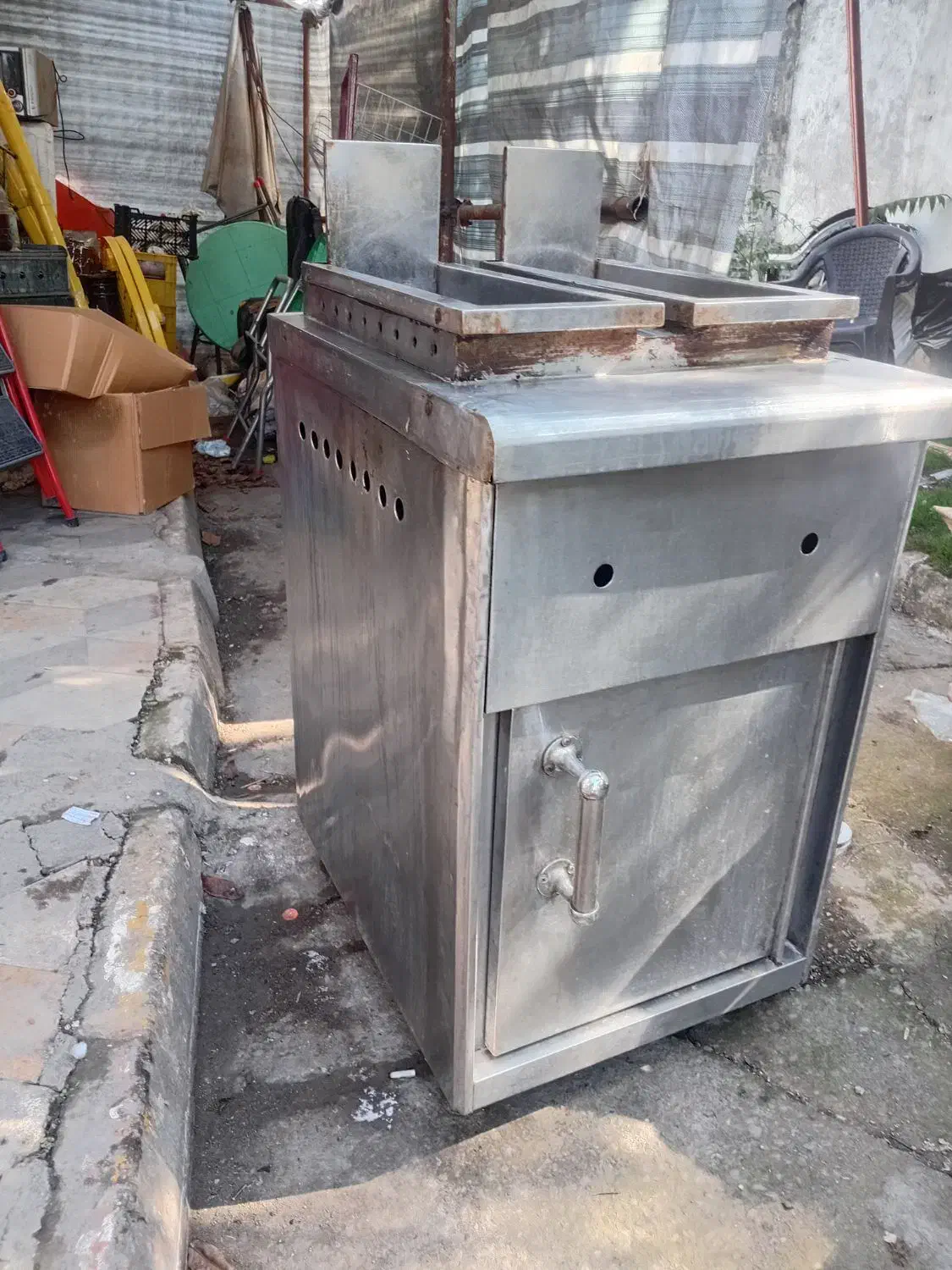 سرخ کن|کافی‌شاپ و رستوران|تولم شهر, |دیوار