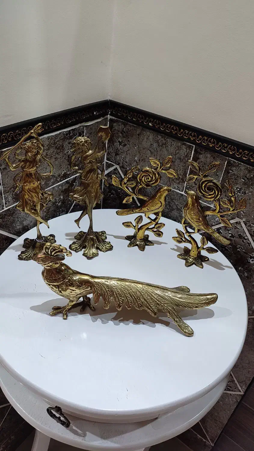 مجمسه و جاکلیدی برنزی|مجسمه، تندیس، ماکت|کاشان, شهرک خاتم الانبیا (مسکن ملی کاشان)|دیوار