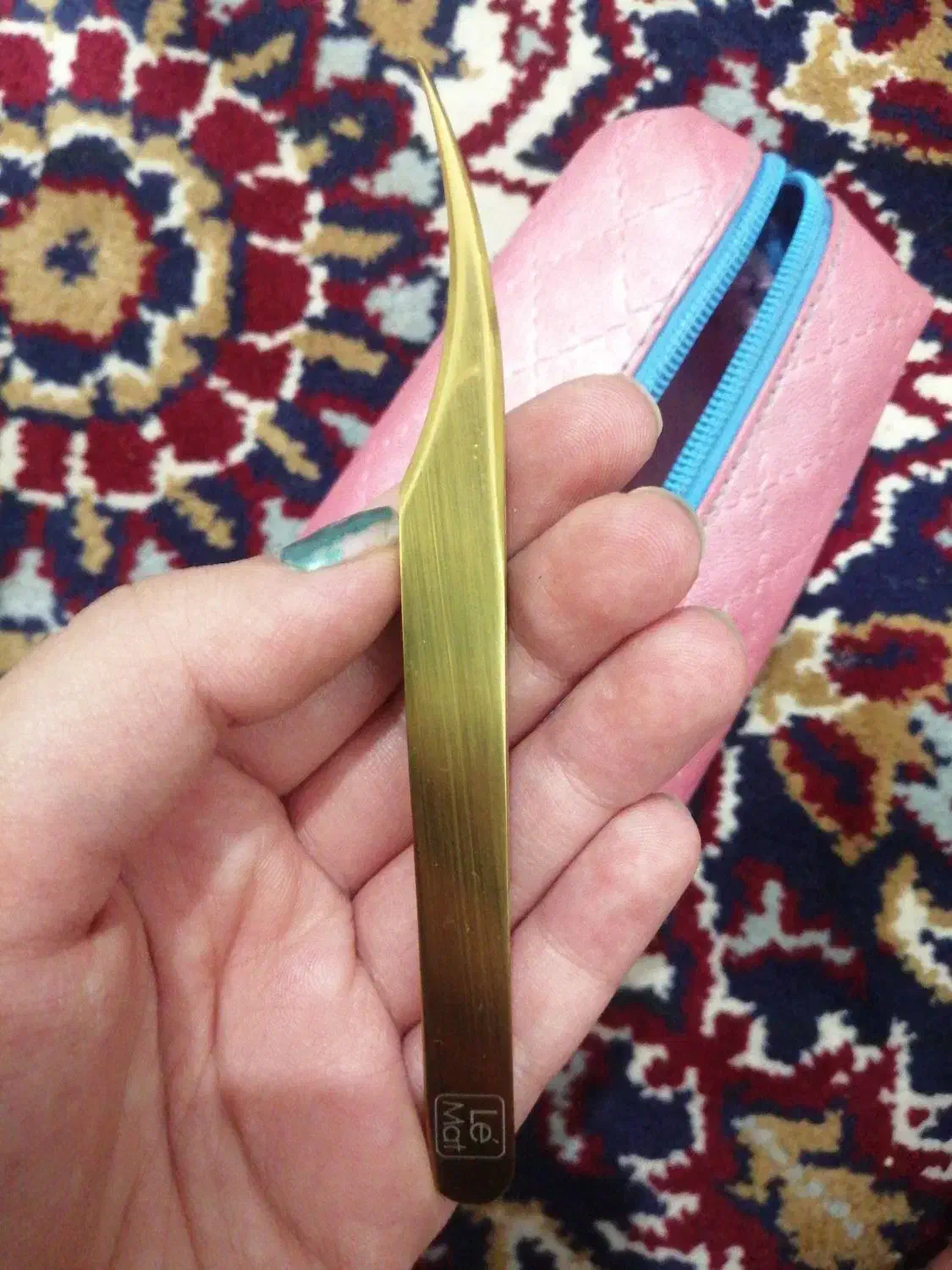 چسب اکستنشن مژه و ایزوله|آرایشی، بهداشتی، درمانی|شیراز, شهدای شهرک سعدی|دیوار
