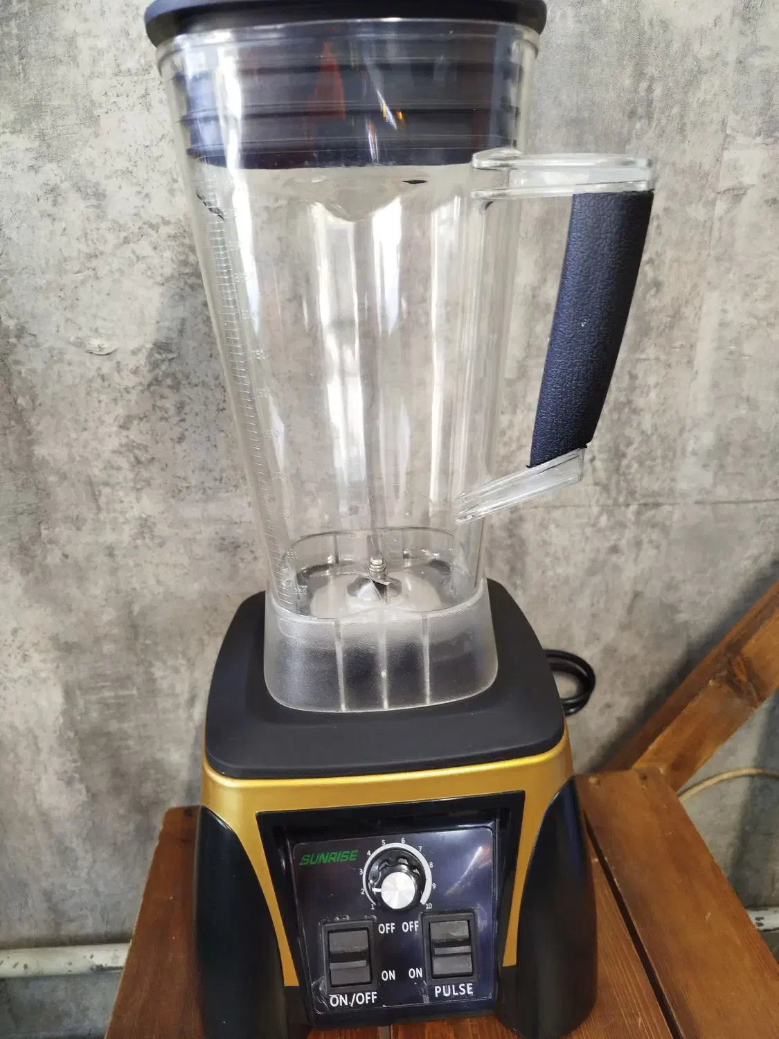 بلندر سانرایز در حد نو|کافیشاپ و رستوران|اصفهان, سرتاوه|دیوار