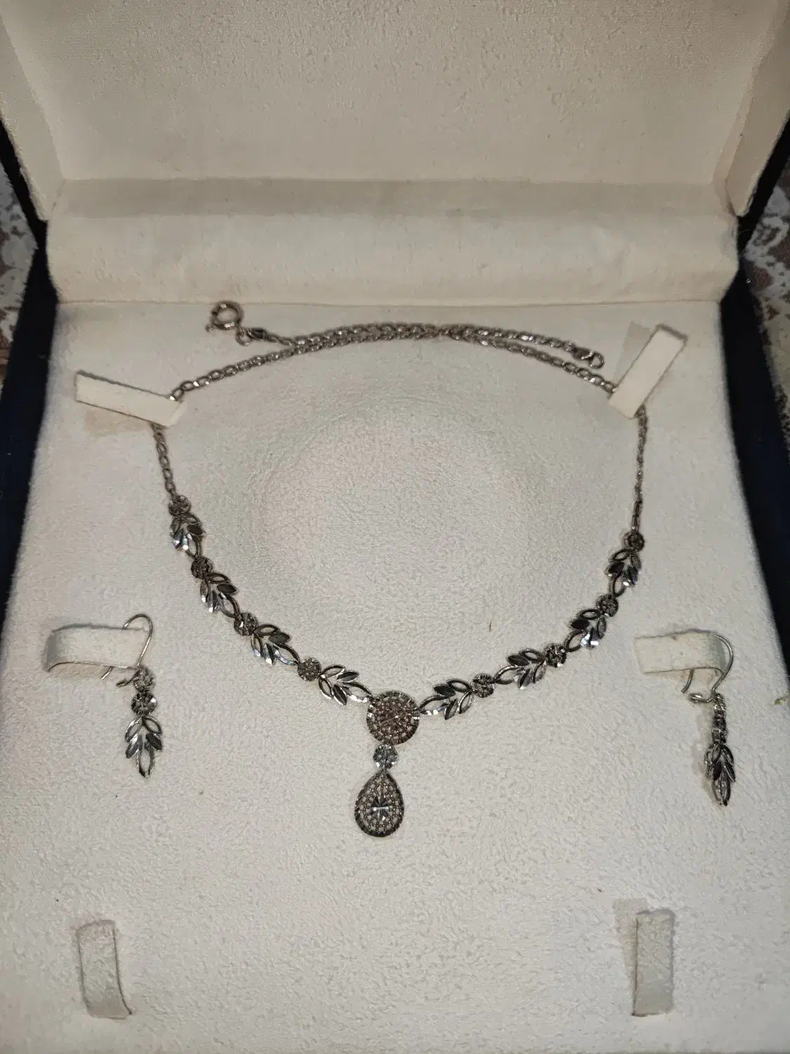 فروش سرویس طلا|جواهرات|رشت, دباغیان|دیوار