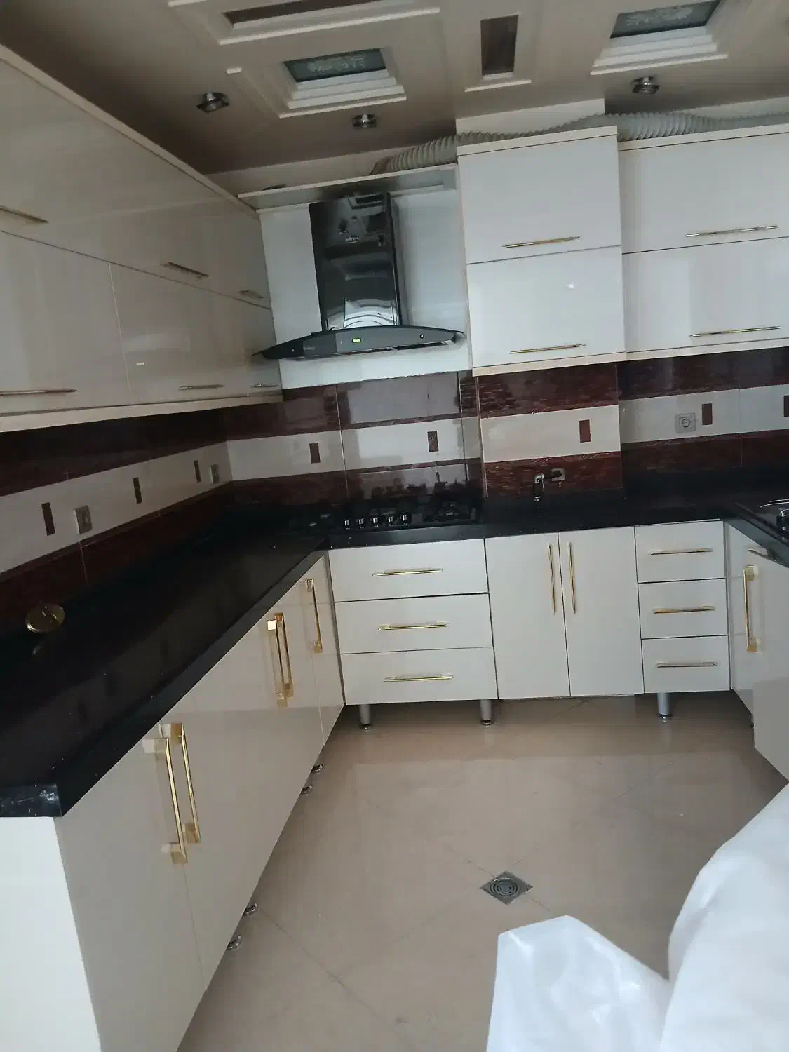 ۱۲۰ متری در حد نوساز / لوکیشن تاپ پاسداران