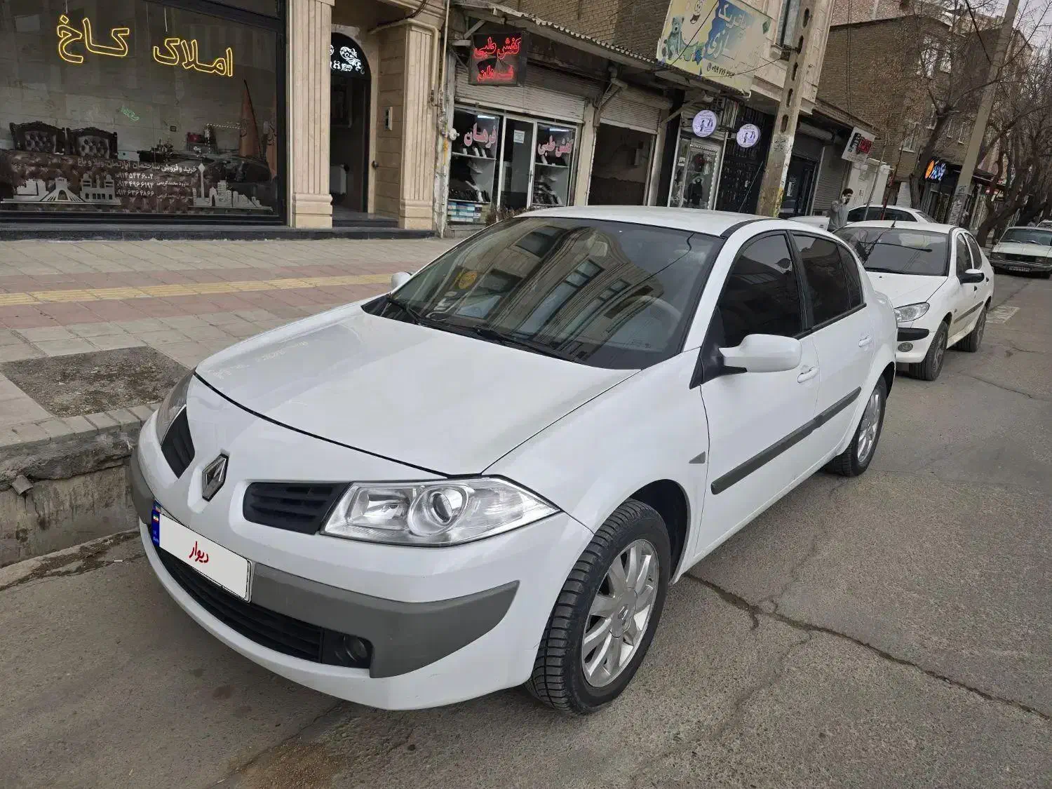 مگان ۲۰۰۰ اتومات ۱۳۹۰|خودرو سواری و وانت|بوکان, |دیوار