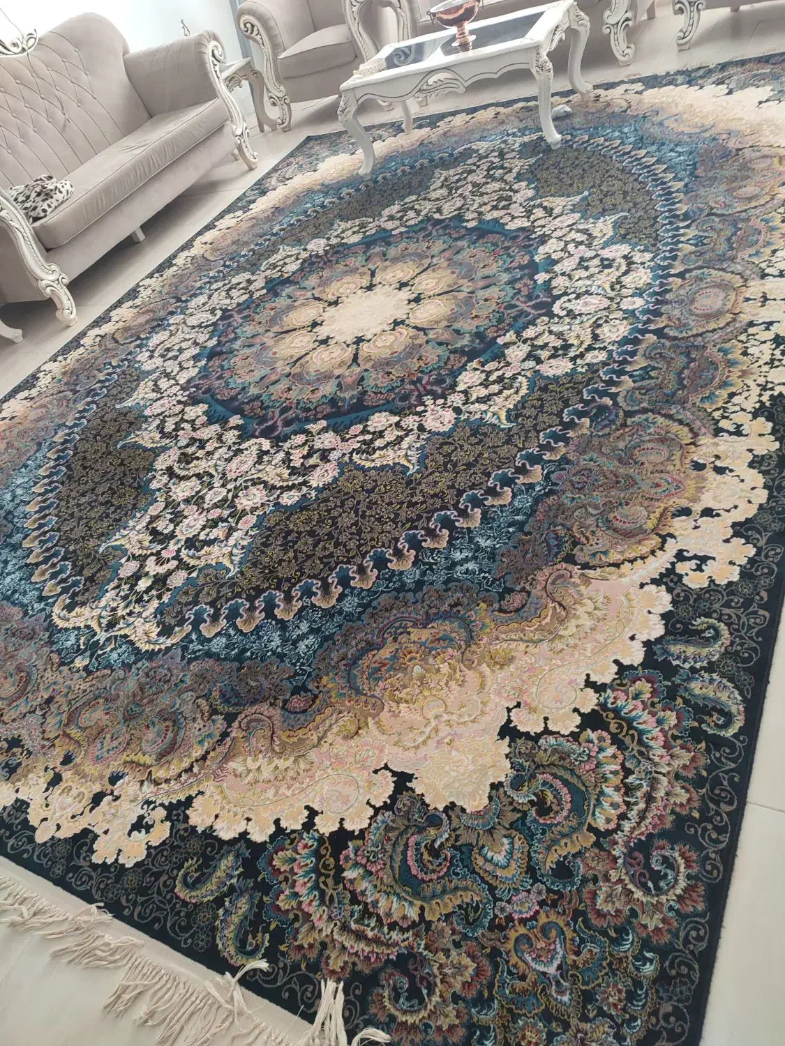 یک عدد فرش ۱۲متر ۷۰۰ شانه تراکم ۲۵۵۰|فرش|قزوین, |دیوار