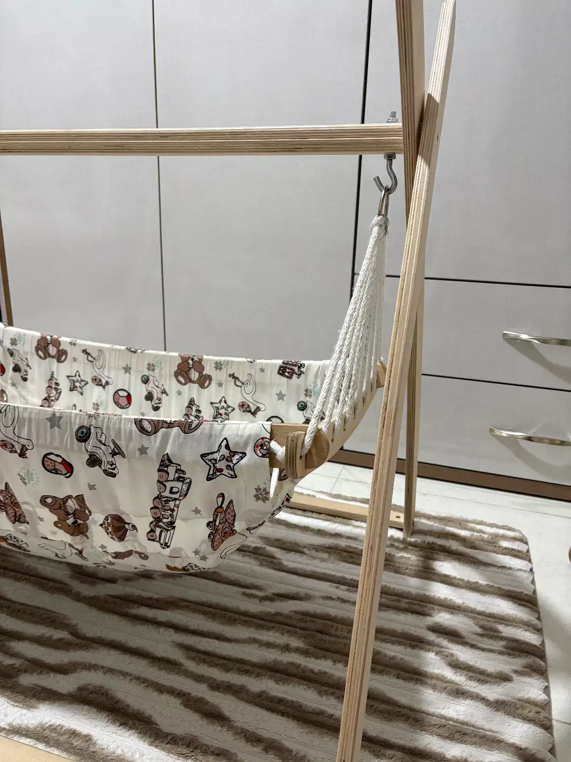 گهواره|تخت و سرویس خواب|شهرکرد, |دیوار