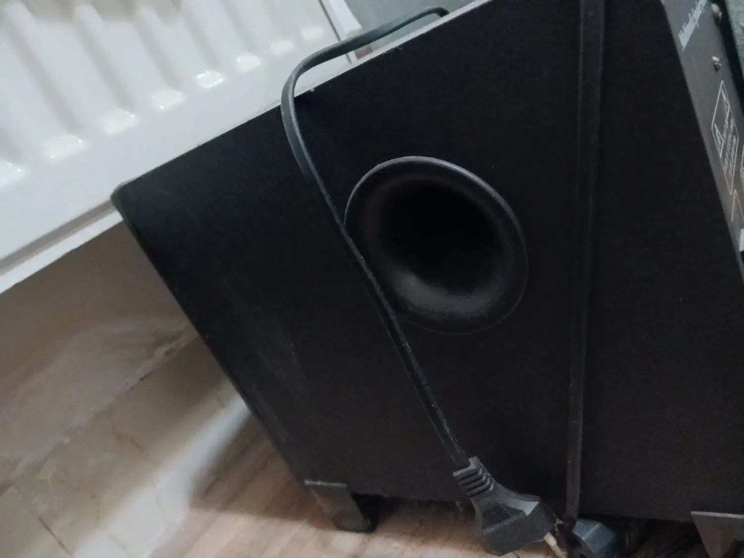 کامپیوتر الجی|رایانه رومیزی|لاهیجان, قیام|دیوار