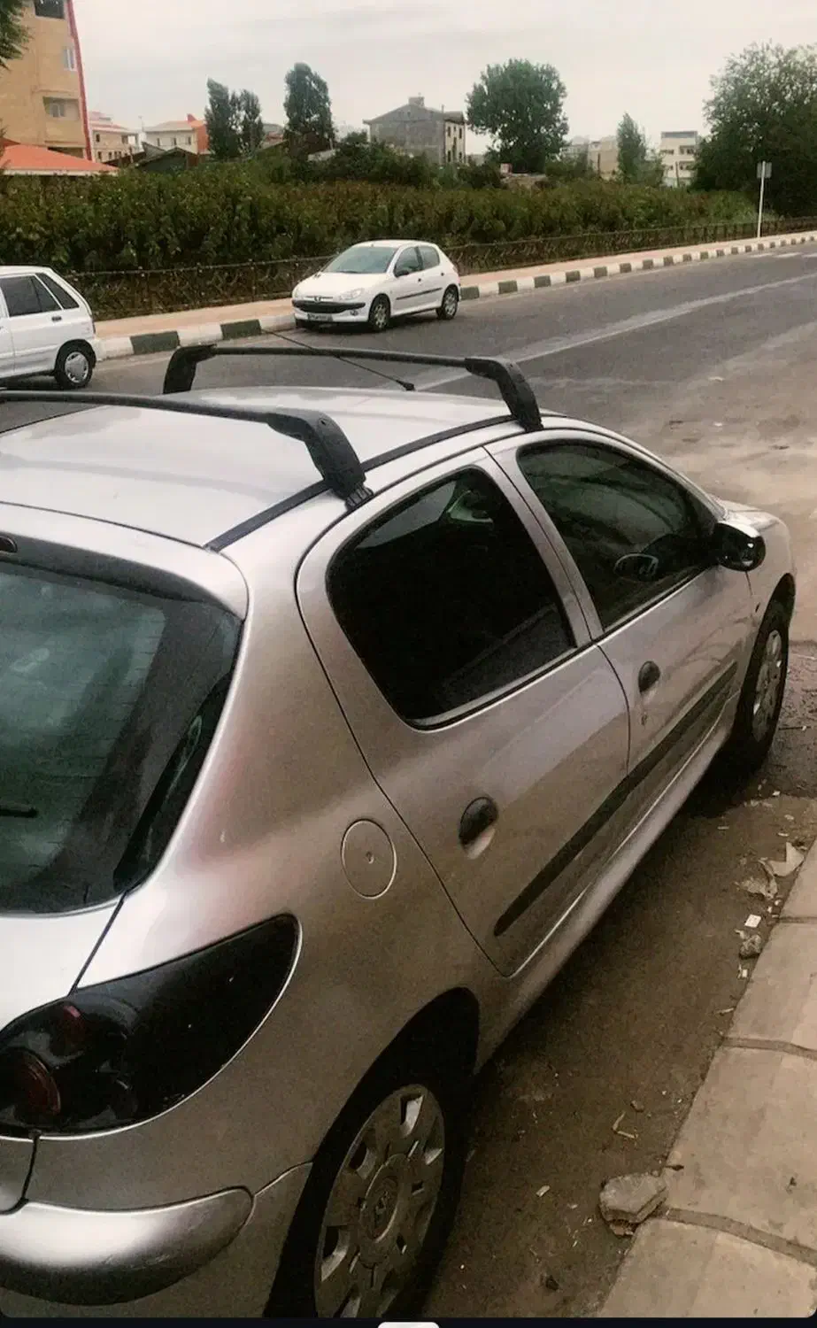 هلا چراق عقب۲۰۶|قطعات یدکی و لوازم جانبی|رشت, دیلمان|دیوار