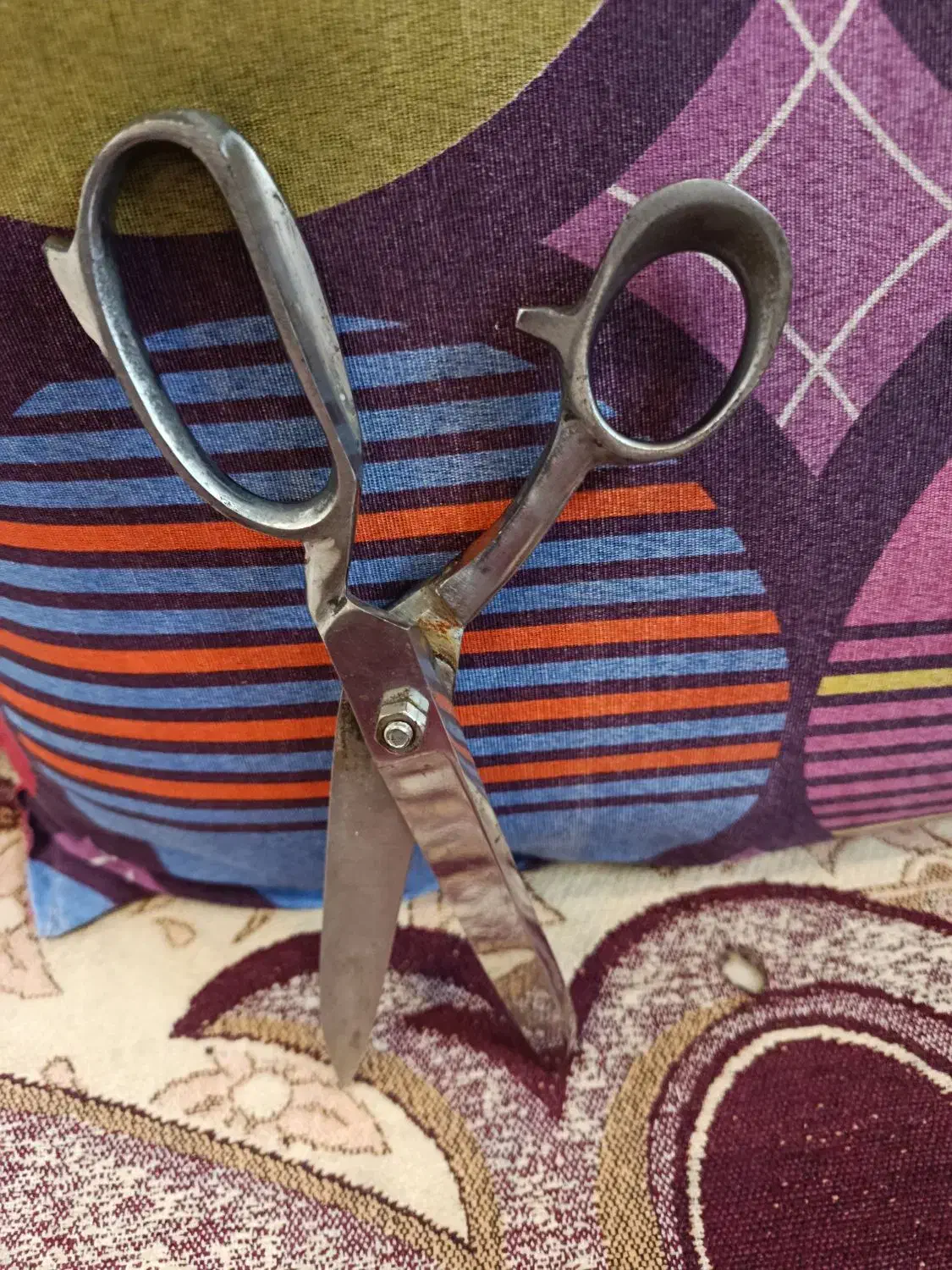 قیچی خیاطی اصل استیل|لوازم خیاطی و بافتنی|یزد, |دیوار