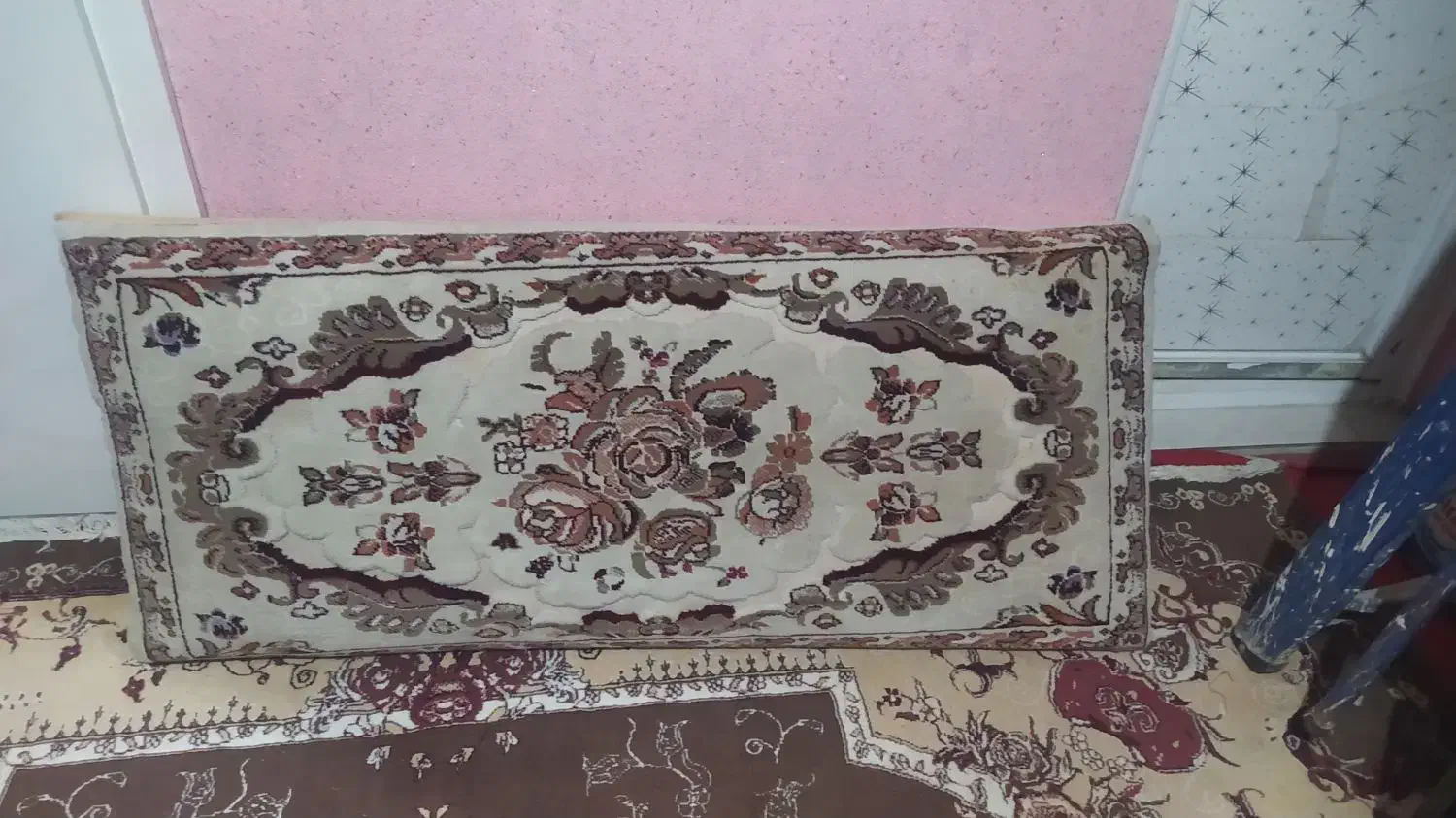 پشتی|پشتی|مشهد, یوسفیه (شهرک غرب)|دیوار