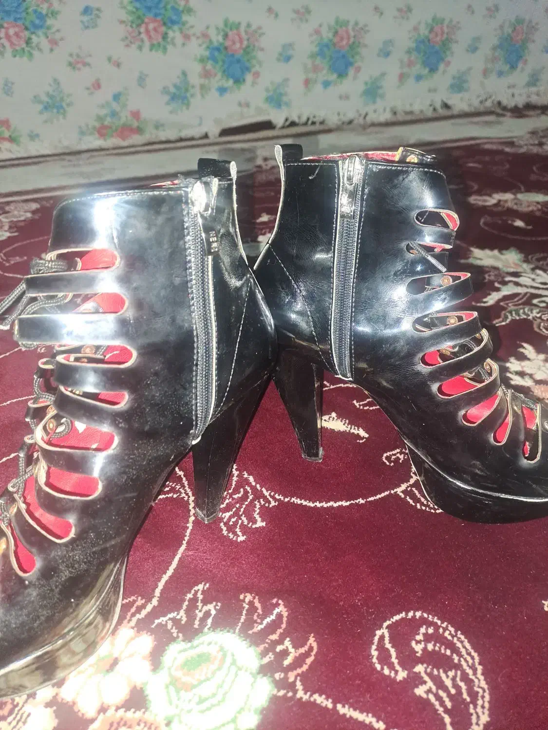 کفش مجلسی|کیف، کفش، کمربند|قم, شهر قائم|دیوار