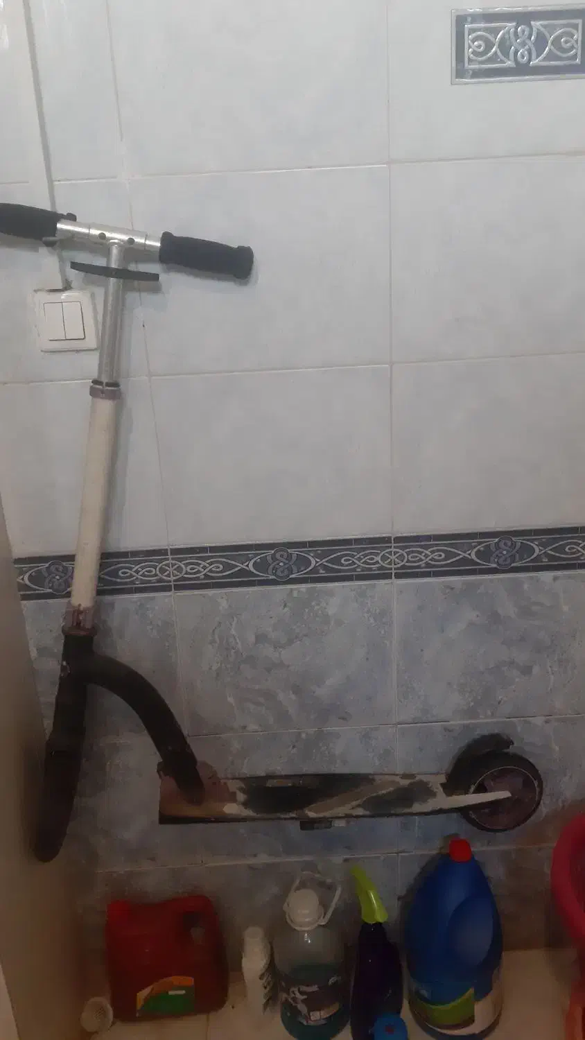 اسکوتر|دوچرخه، اسکیت، اسکوتر|تهران, نیروی هوایی (پیروزی)|دیوار