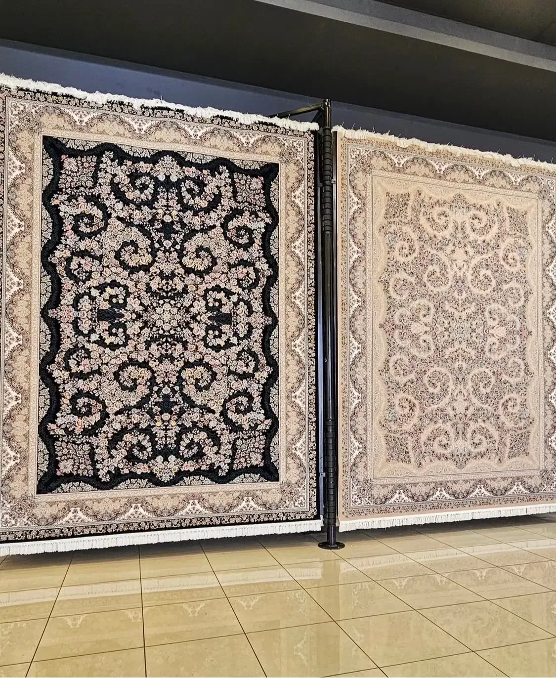 فرش بدون حاشیه افشان قرمز و ابی/۱۵۰۰ فرش سال|فرش|شیراز, لاله|دیوار