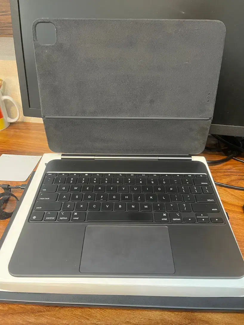 مجیک کیبور m4 13 inch|لوازم جانبی موبایل و تبلت|تهران, صادقیه|دیوار