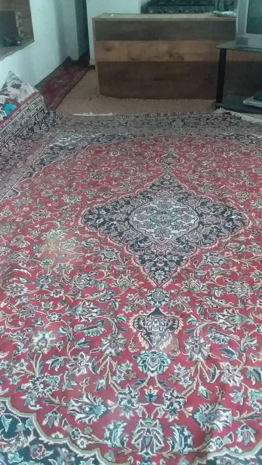 سلام یک فرش سه در چهار دارم هیچ پارگی نداره|فرش|نیشابور, مازول|دیوار