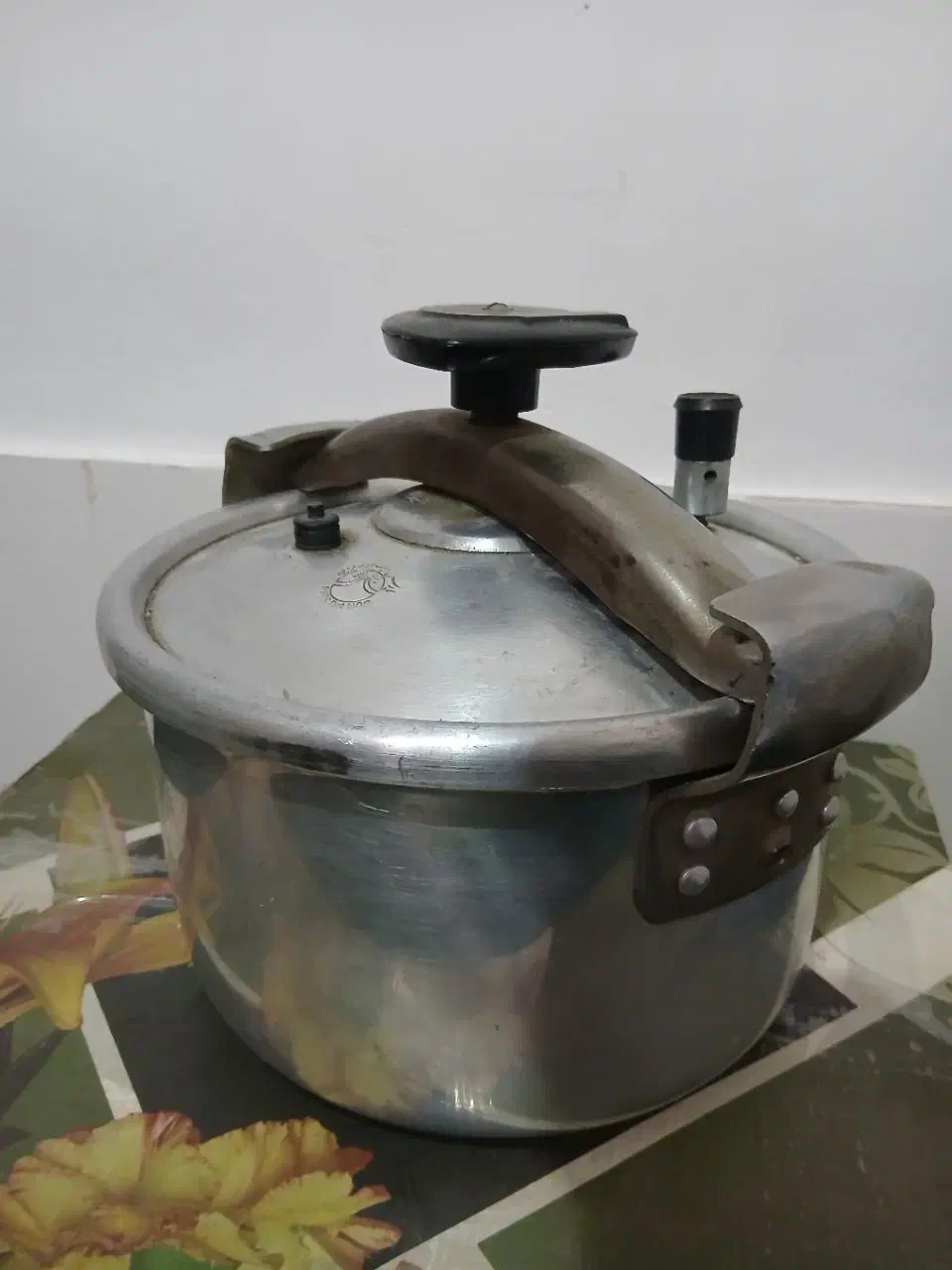 وسایل آشپزخانه|ظروف سرو و پذیرایی|کاشمر, |دیوار