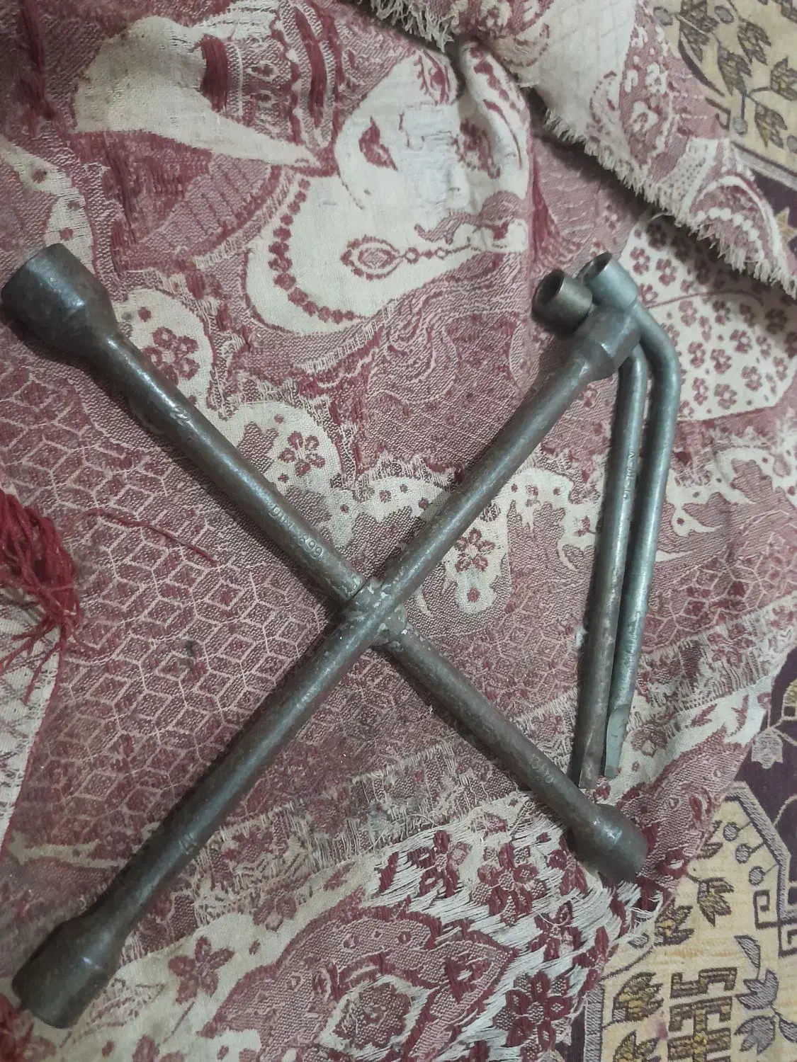 اچار چرخ|ابزارآلات|سبزوار, گلشن|دیوار