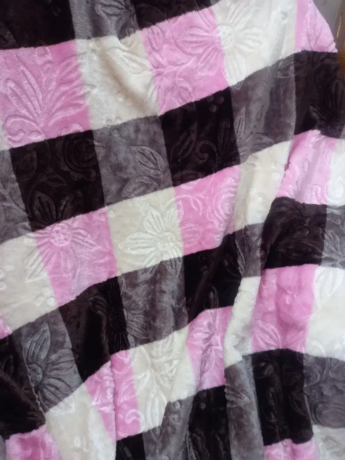 پتو مسافرتی با طرح و رنگهای جذاب|رختخواب، بالش، پتو|قدس, شهر‌قدس|دیوار