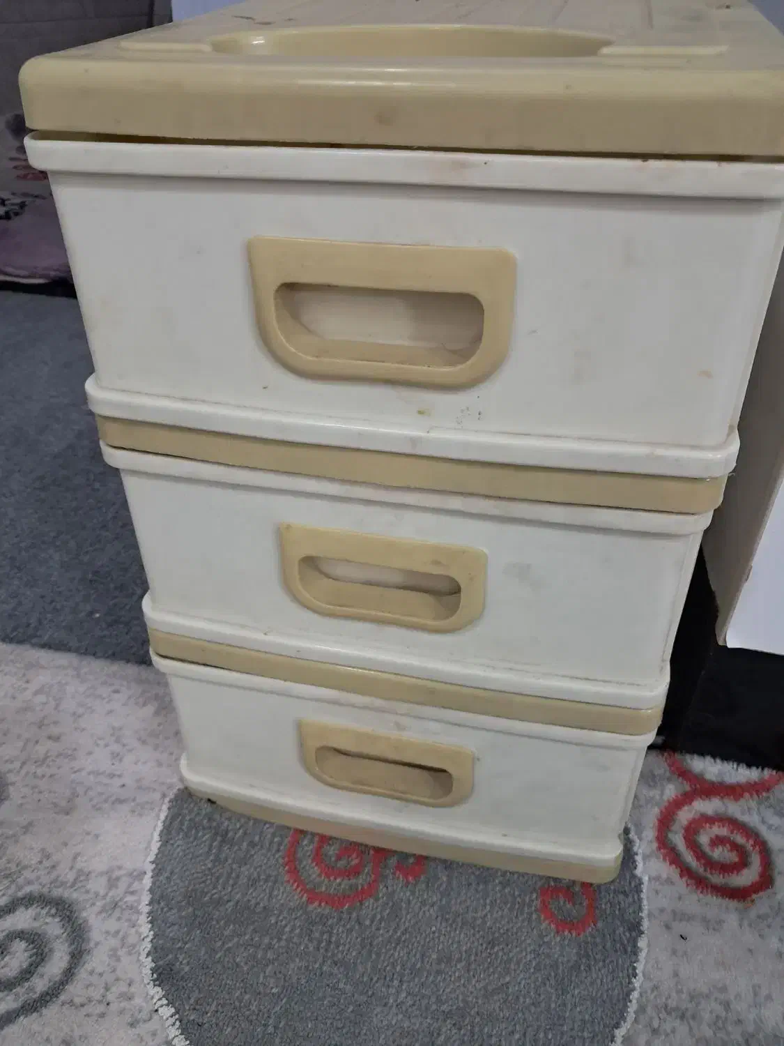 سلامیک عدد سه کشویی|جاکفشی، کمد، دراور|سلفچگان, |دیوار