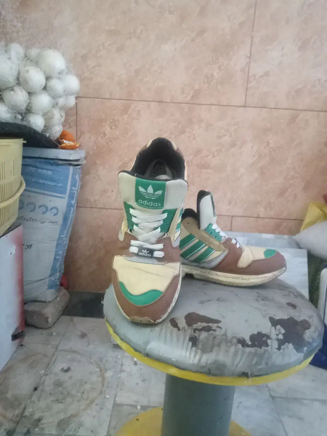 Zx8000|کیف، کفش، کمربند|قم, وادی السلام|دیوار