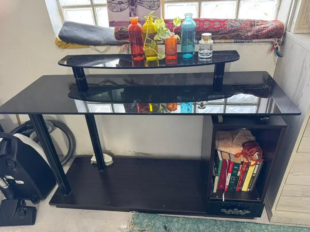 میز کامپیوتر گلس و ام دی اف|میز تحریر و کامپیوتر|شیراز, دلجو|دیوار