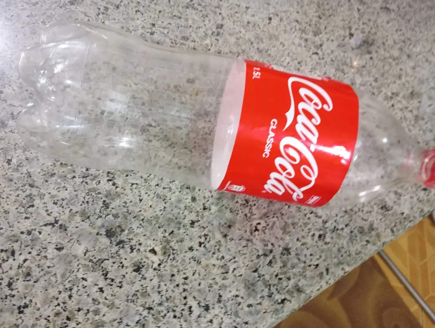 بطری نوشابه خانواده|ظروف نگهدارنده، پلاستیکی، یک‌بارمصرف|نیشابور, مازول|دیوار