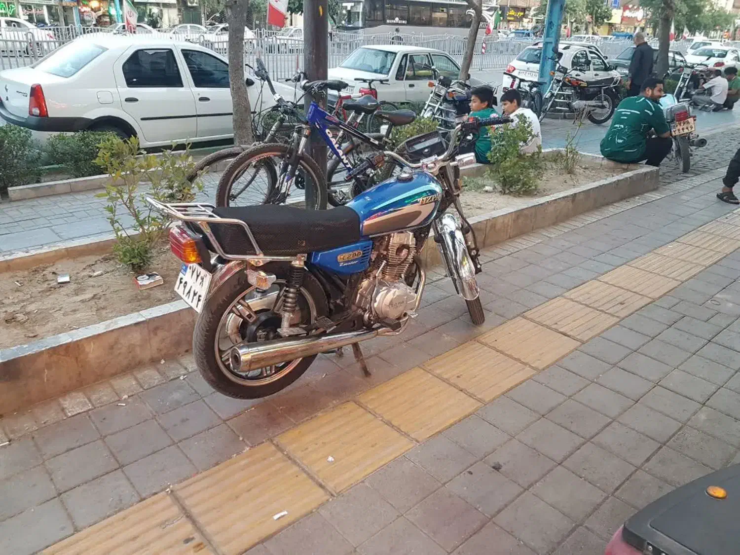 تیزپرتوس۲۰۰درحد|موتورسیکلت|مشهد, نیزه|دیوار