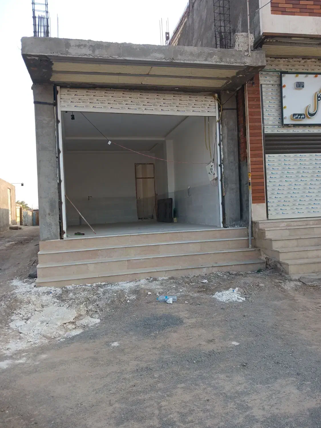 یک باب مغازه اجازه داده میشود|اجارهٔ مغازه و غرفه|نرماشیر, |دیوار