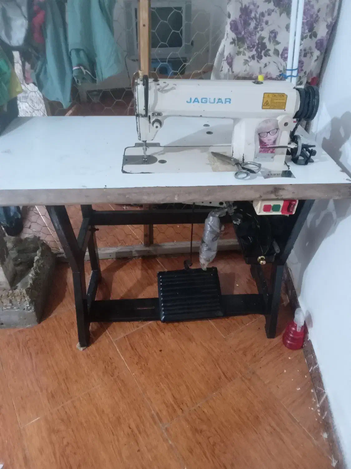 چرخ خیاطی جکوار|چرخ خیاطی و ریسندگی|شفت, |دیوار