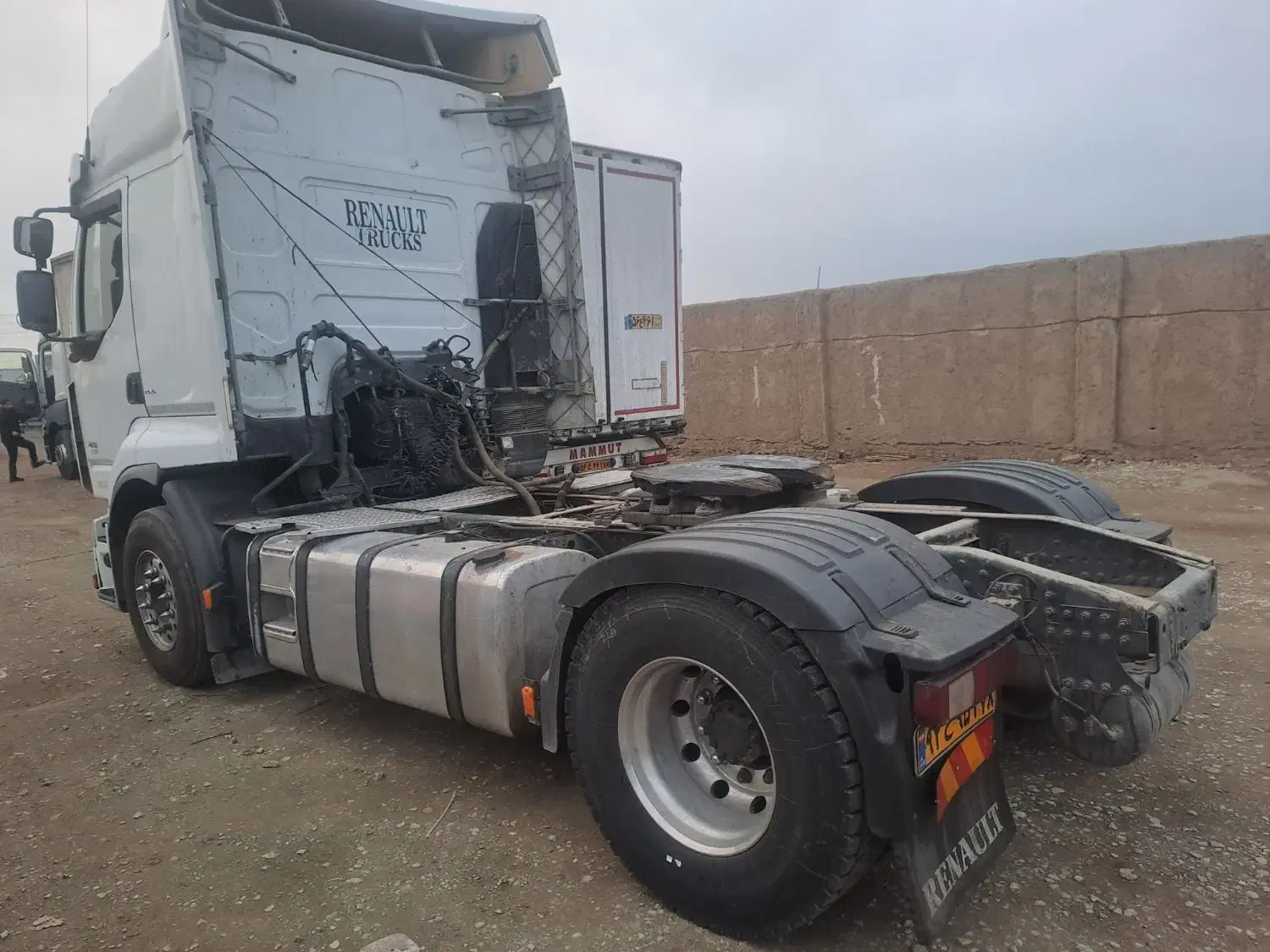 رنو ۴۶۰مدل ۲۰۱۳|خودرو سنگین|هشتگرد, شهرک گلها|دیوار