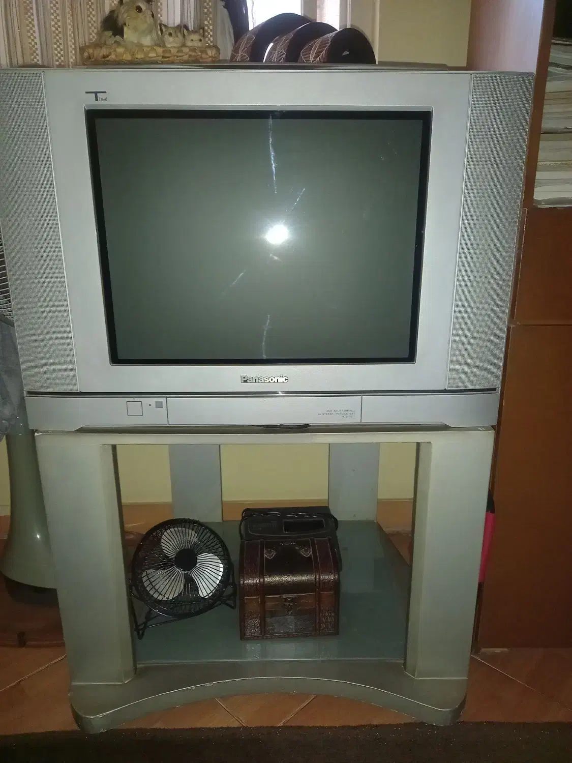 تلویزیون همراه میز|تلویزیون و پروژکتور|رشت, پارک شهر|دیوار