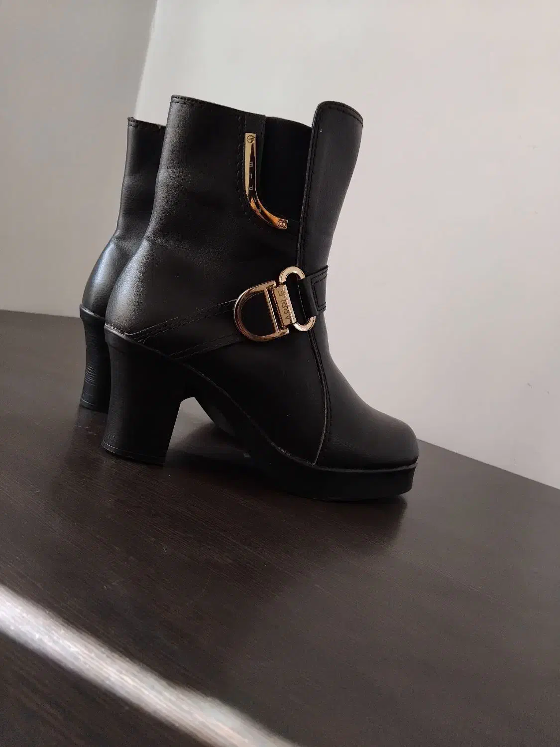 چکمه نو|کیف، کفش، کمربند|شاهینشهر, شهرک هشت بهشت|دیوار