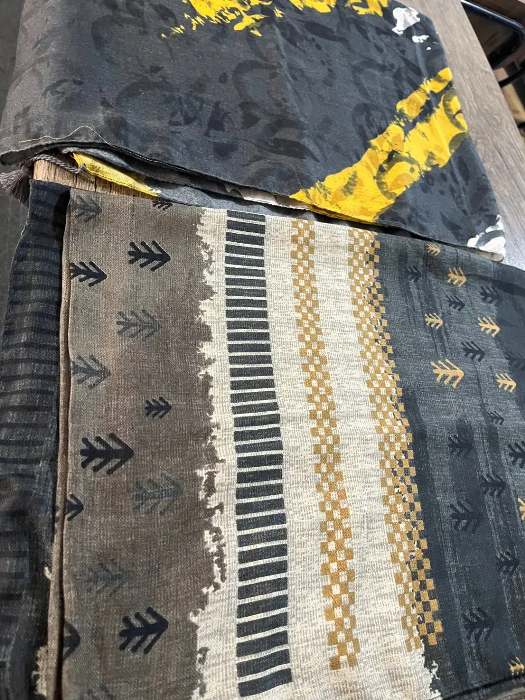 فروش شال و روسری عمده|لباس|رشت, رودباری|دیوار