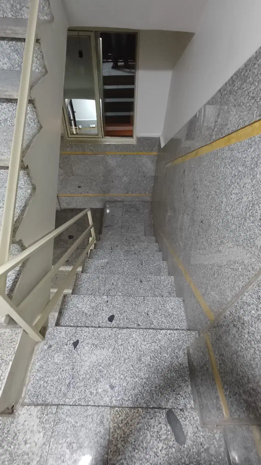 ۵۸متر/طبقه دوم سندی/آذربایجان/فاصله تامترو ۳دقیقه