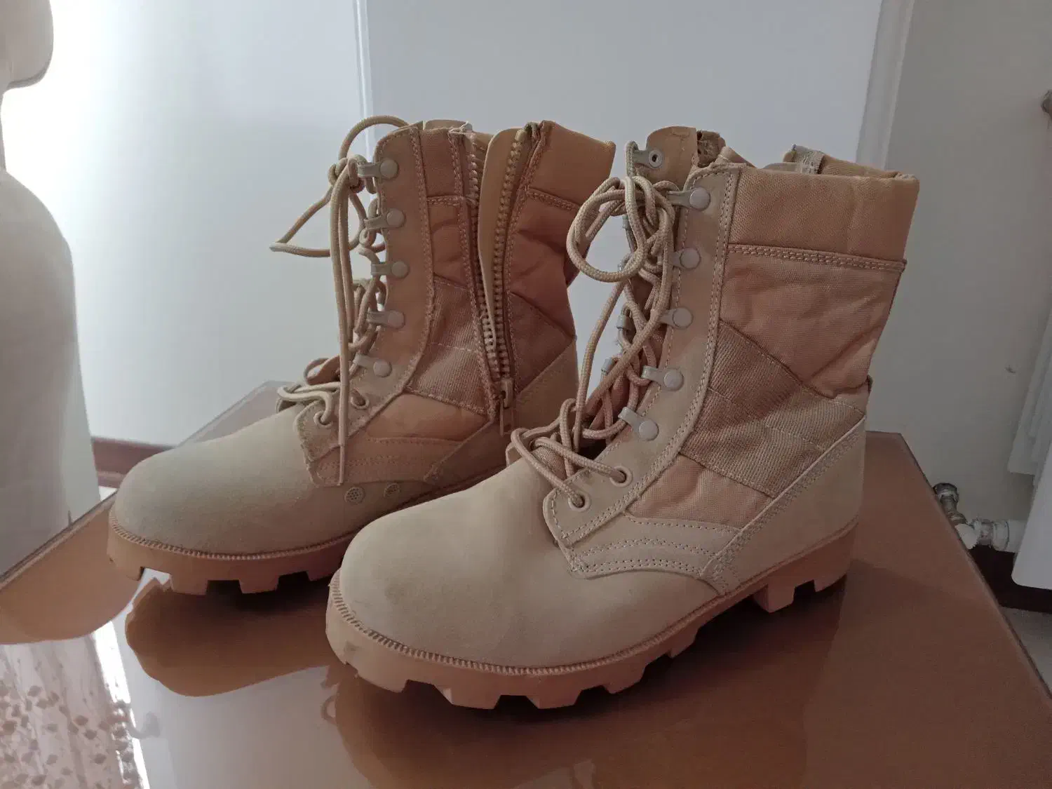 پوتین خارجی نو|کیف، کفش، کمربند|پردیس, فاز ۸|دیوار