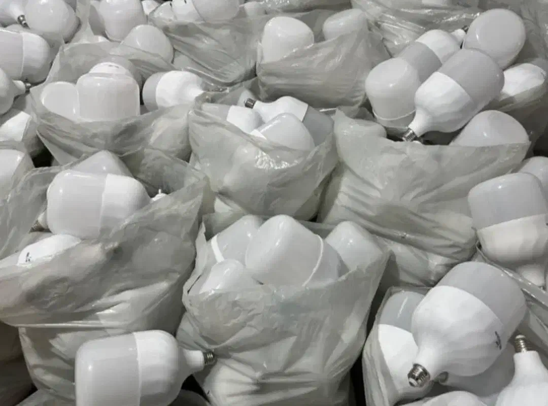 لامپ 60وات|لامپ و چراغ|شاهین‌شهر, شهرک گلدیس|دیوار