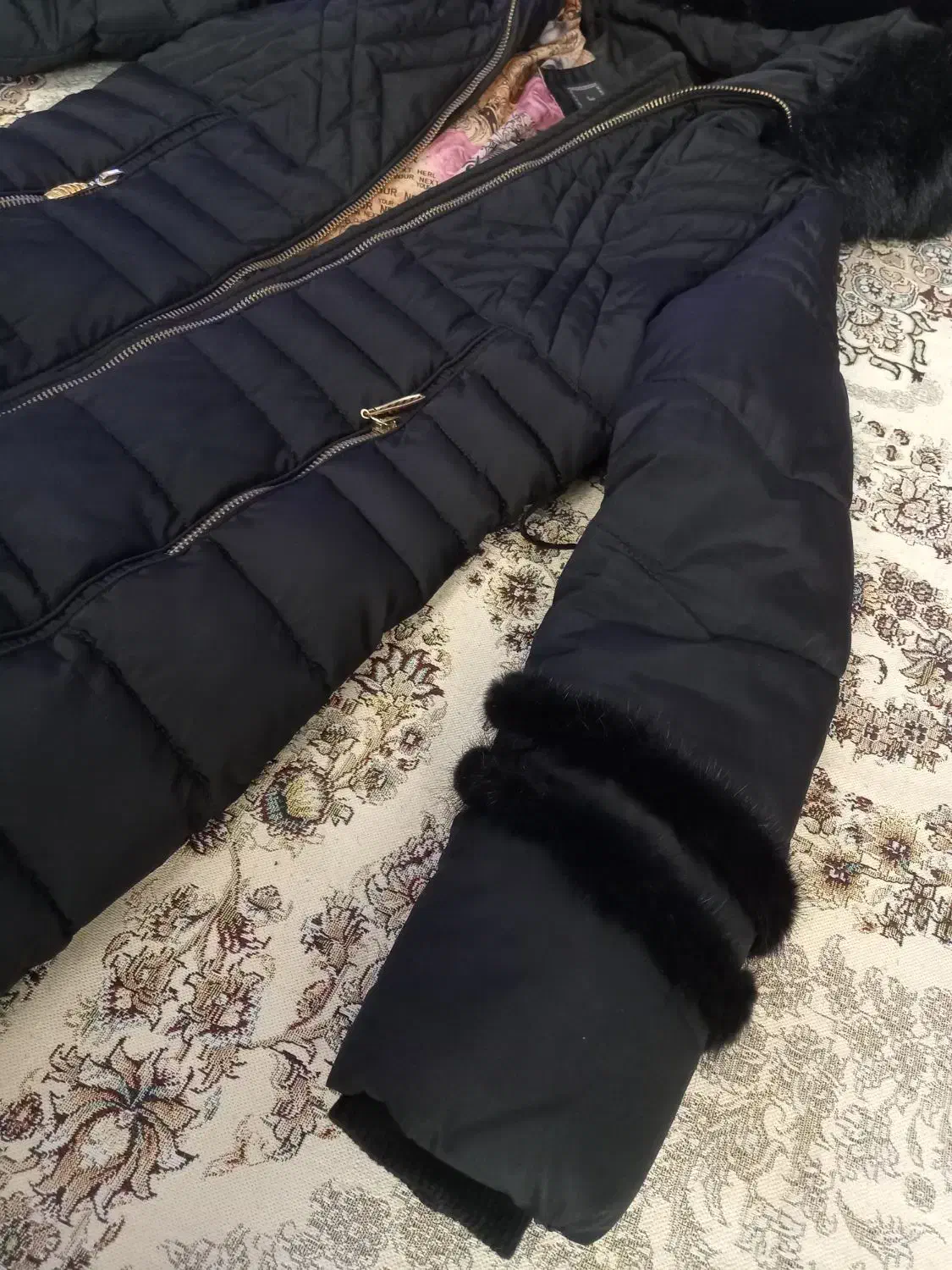 کاپشن|لباس|اردبیل, |دیوار