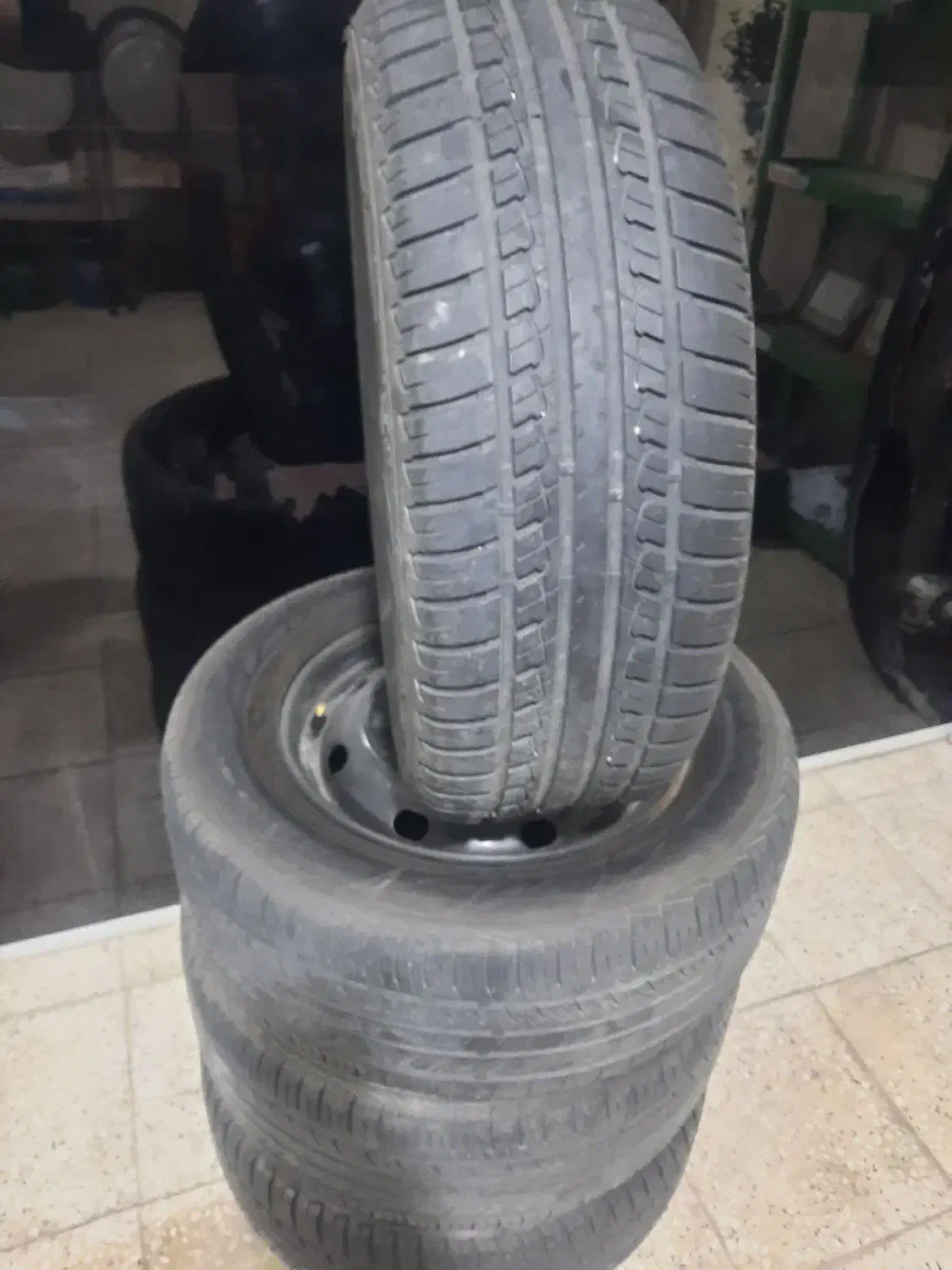 رینگ لاستیک دست دوم درحد۷۰درصد|قطعات یدکی و لوازم جانبی|ملایر, |دیوار