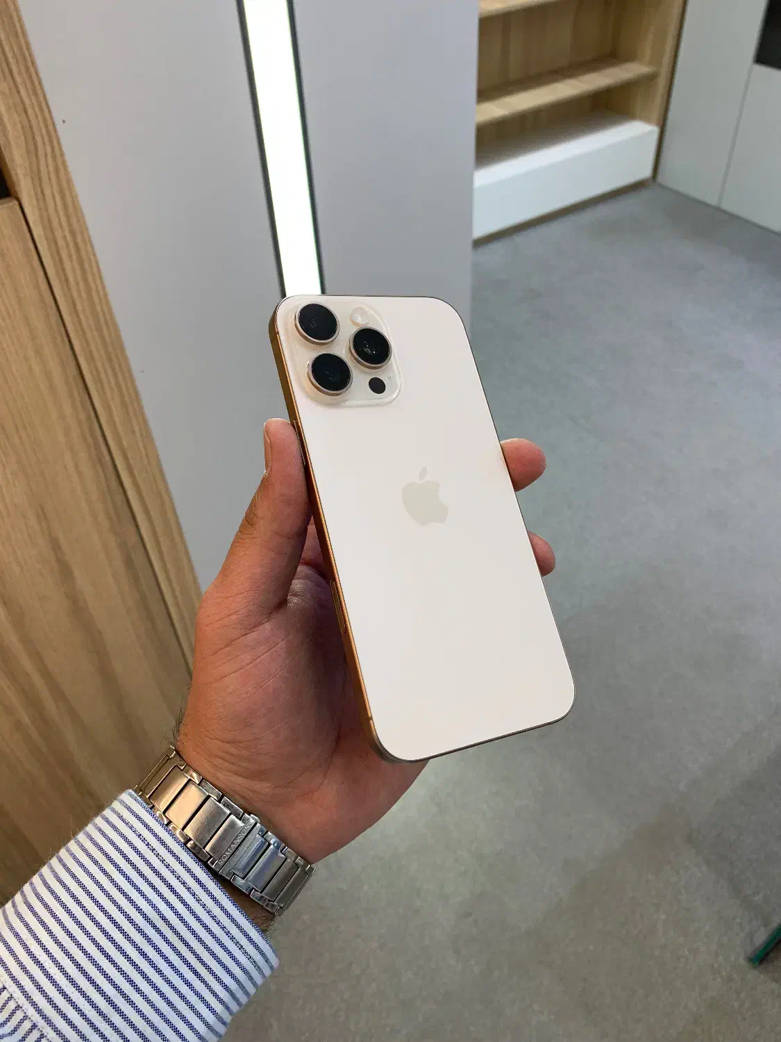 آیفون ۱۶ پرومکس iphone 16 pro max|موبایل|اصفهان, گلزار|دیوار