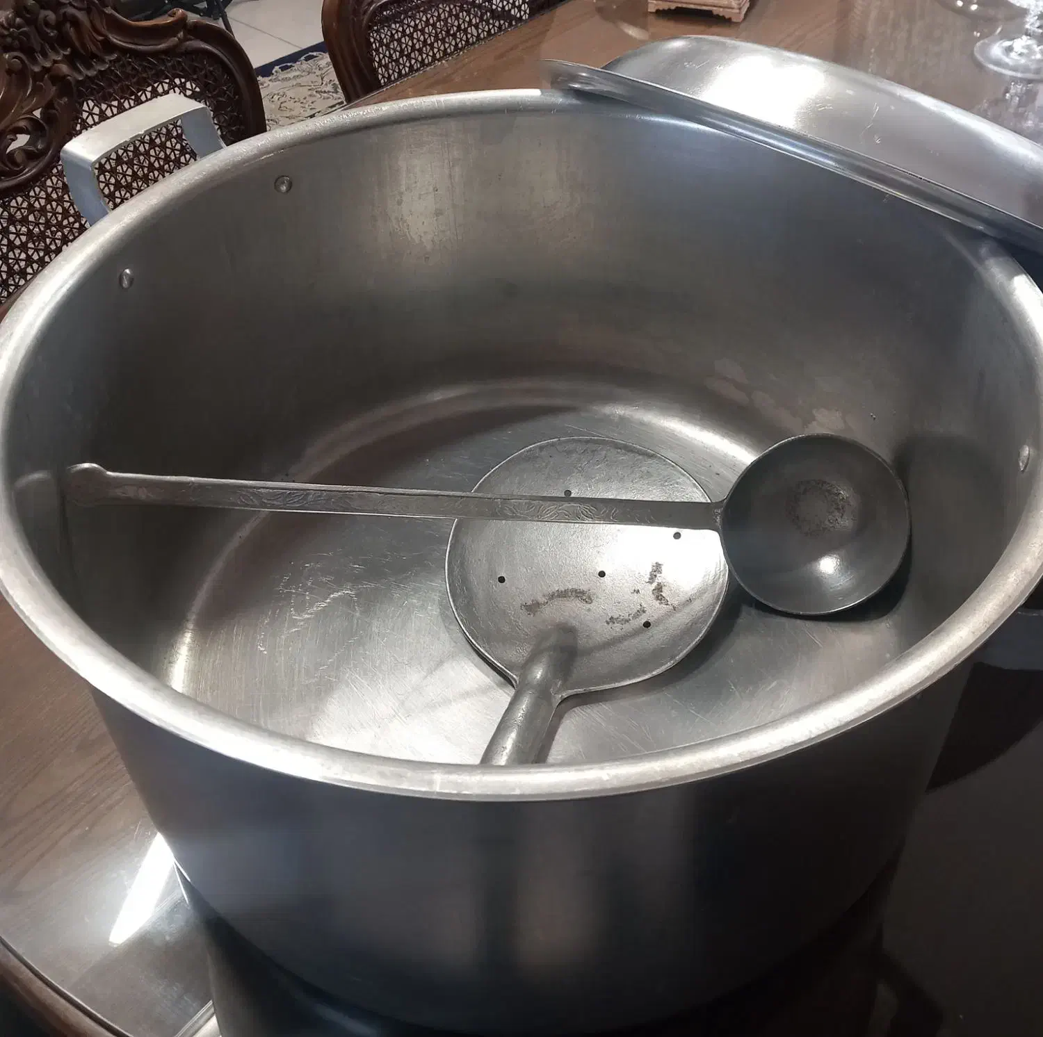 دیگ روحی|ظروف پخت‌وپز|فولادشهر, A2|دیوار