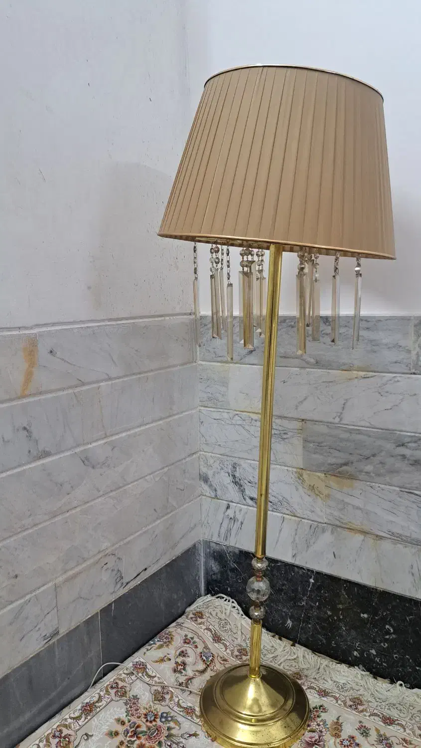 آباژور در حد نو|چراغ خواب و آباژور|قم, نخودی|دیوار