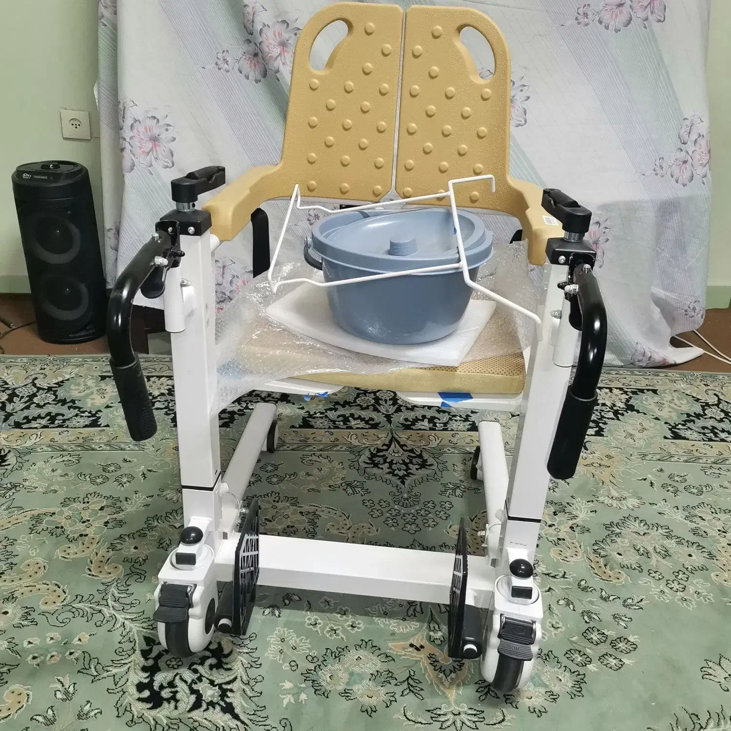 ویلچرحمل توانخواه وتوالت سیار وجابجاکردن بیمار|آرایشی، بهداشتی، درمانی|اهواز, گلستان|دیوار