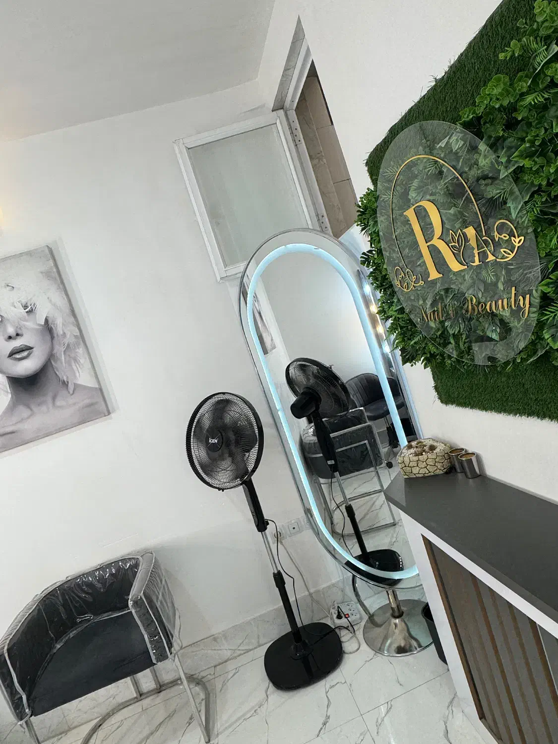 لوازم سالن|آرایشگاه و سالن‌های زیبایی|زنجان, |دیوار