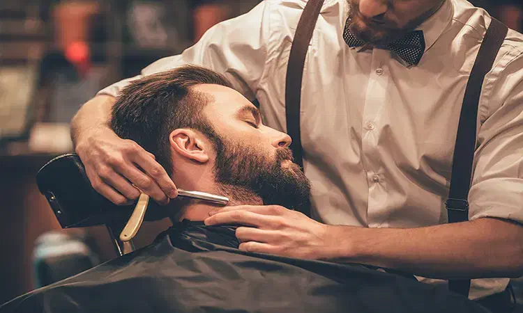 شاگرد برای آرایشگاه (آقا)|استخدام درمانی، زیبایی، بهداشتی|شیراز, فرهنگ شهر|دیوار