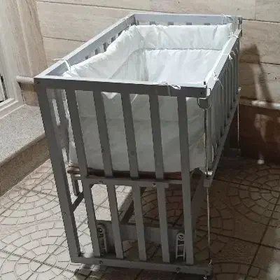 گهواره نوزاد|تخت و صندلی بچه|مراغه, |دیوار