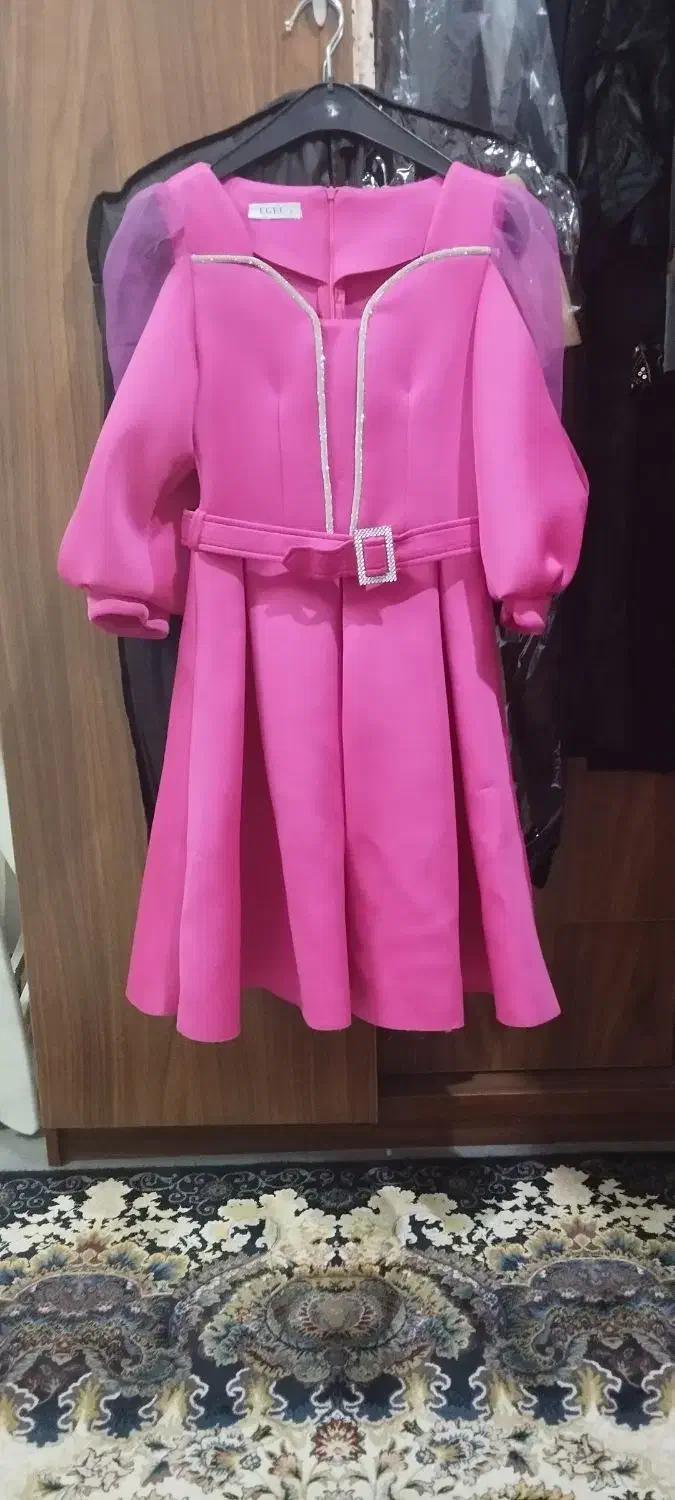 لباس مجلس|لباس|قدس, شهر‌قدس|دیوار