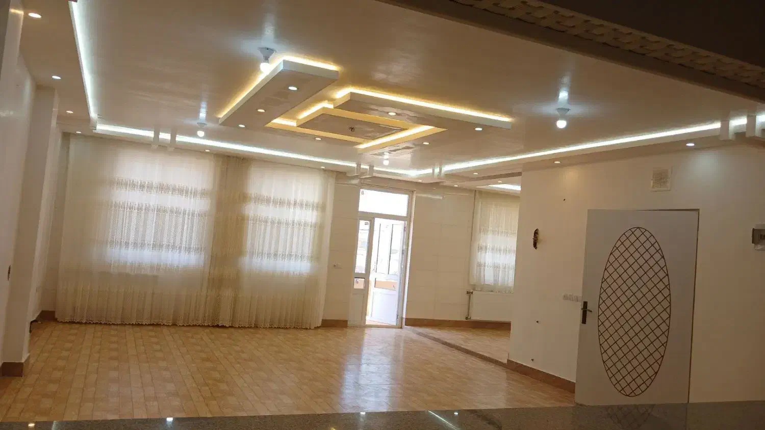 ساختمان اجاره ای واقع در میدان آزادگان|اجارهٔ آپارتمان|لردگان, |دیوار