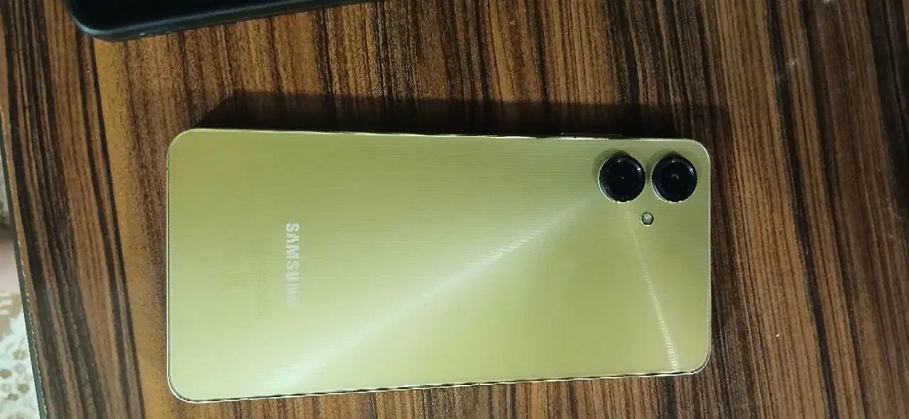 سامسونگa06 با ‌حافظهٔ ۱۲۸ گیگابات همراه با شارژر|موبایل|یاسوج, |دیوار