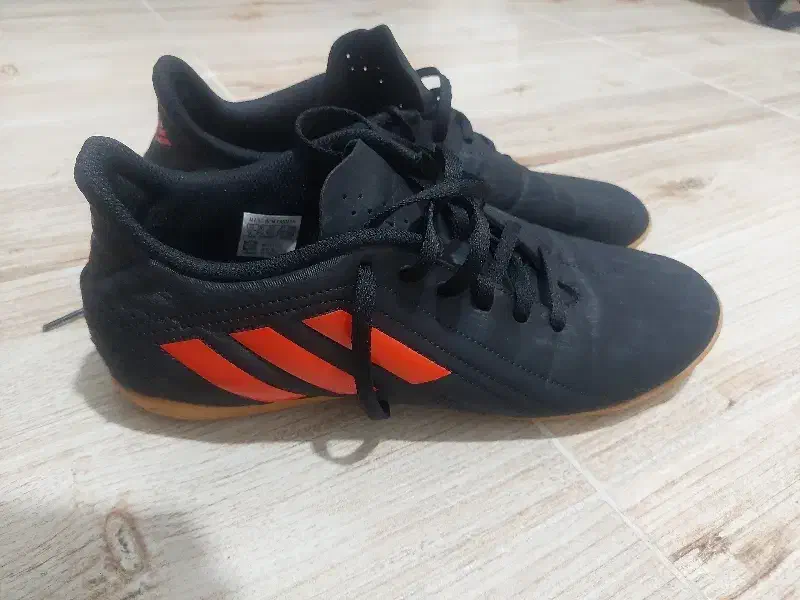 کتونی اورجینال فوتسال|کیف، کفش، کمربند|نکا, |دیوار